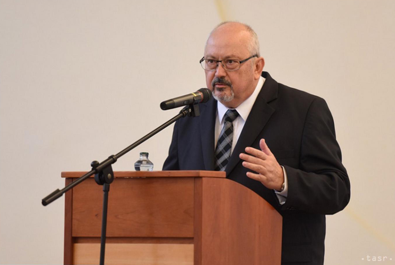 Dekan Marek Šmid počas príhovoru