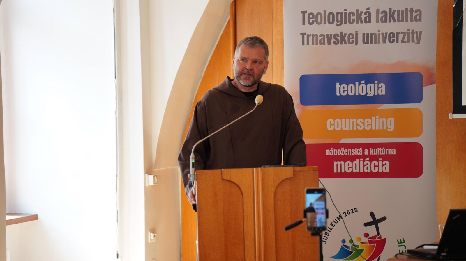 Miroslav Kulich OFMCap prednáša o výzvach encykliky Laudato si’