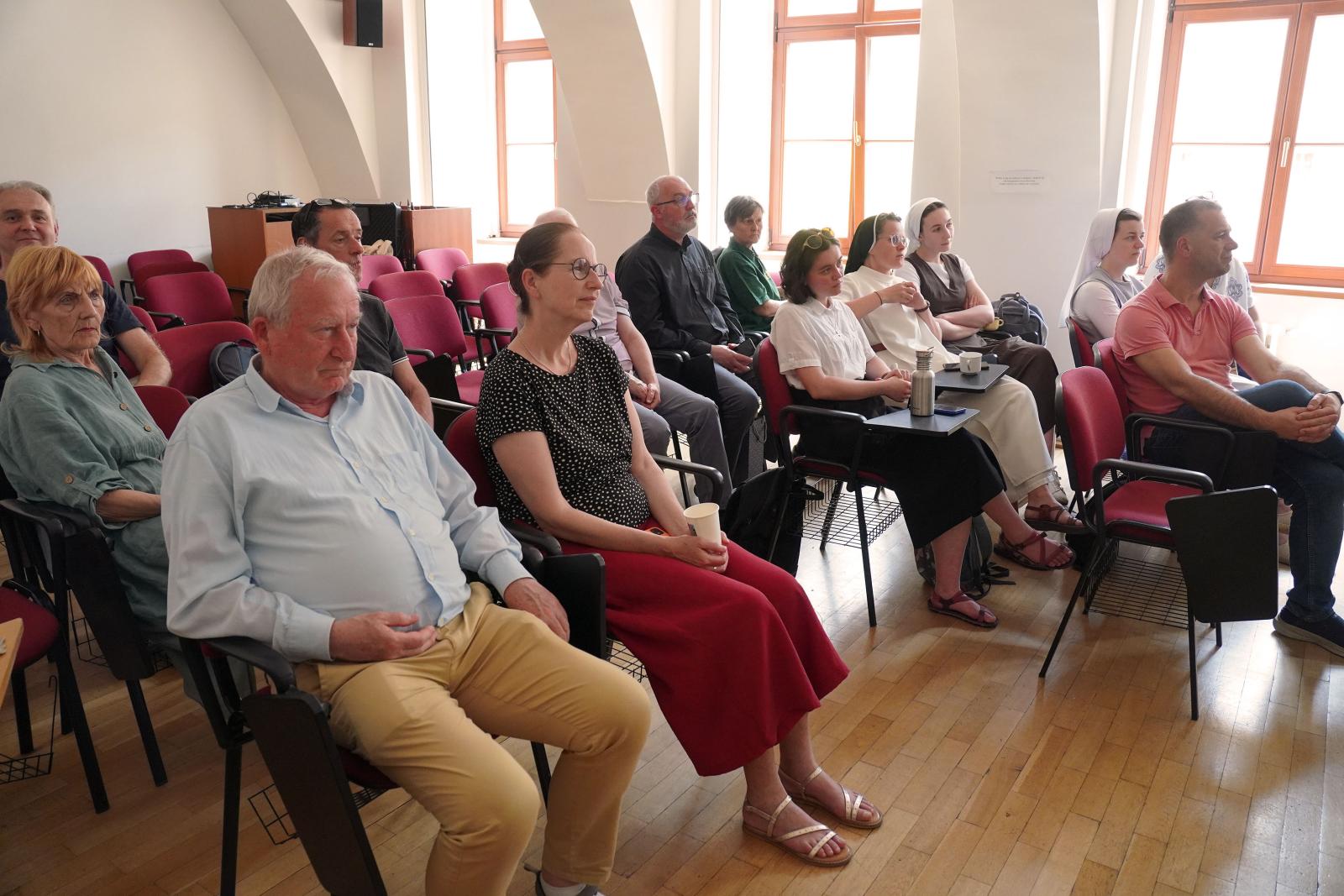 Účastníci zasadnutia akademickej obce Teologickej fakulty