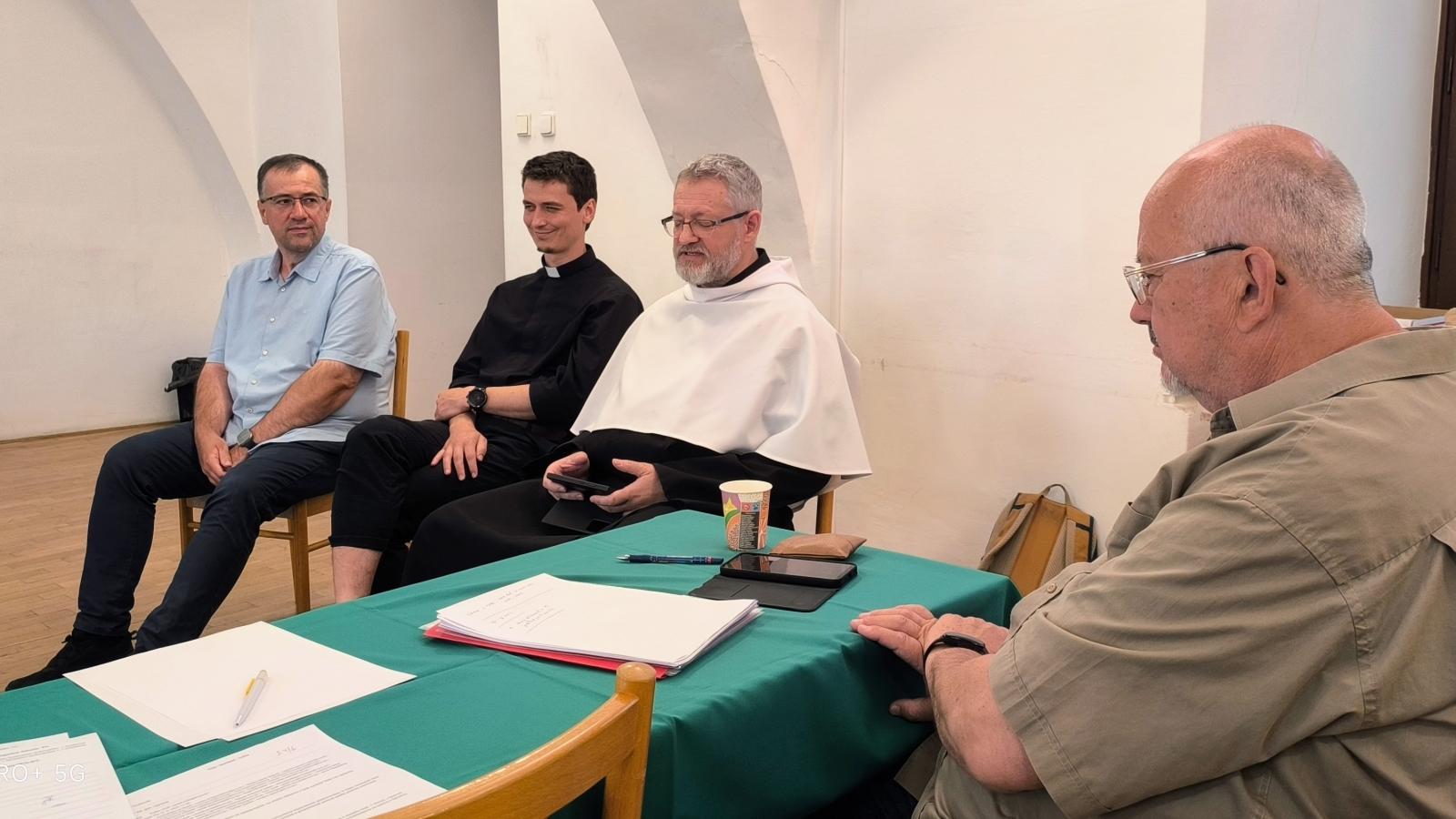 Doktorandi počas spoločného akademického stretnutia