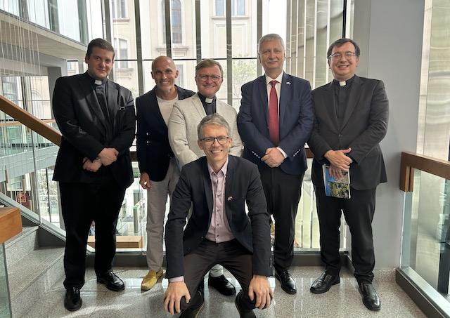 Účastníci medzinárodného kolokvia o spolužití v pluralitnom prostredí