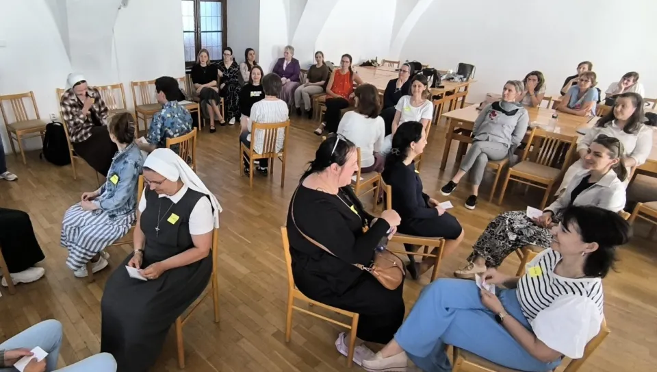 Účastníčky praktickej výučby counselingu pri skupinovom cvičení