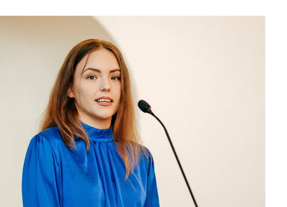 Nicola Makóová počas akademického príhovoru