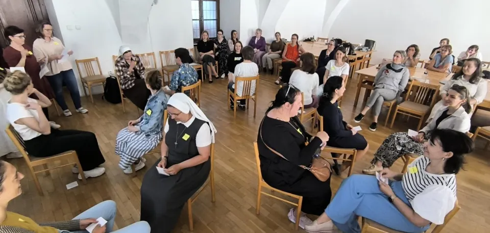 Účastníčky kurzu Vedenie spoločenstiev počas skupinovej práce