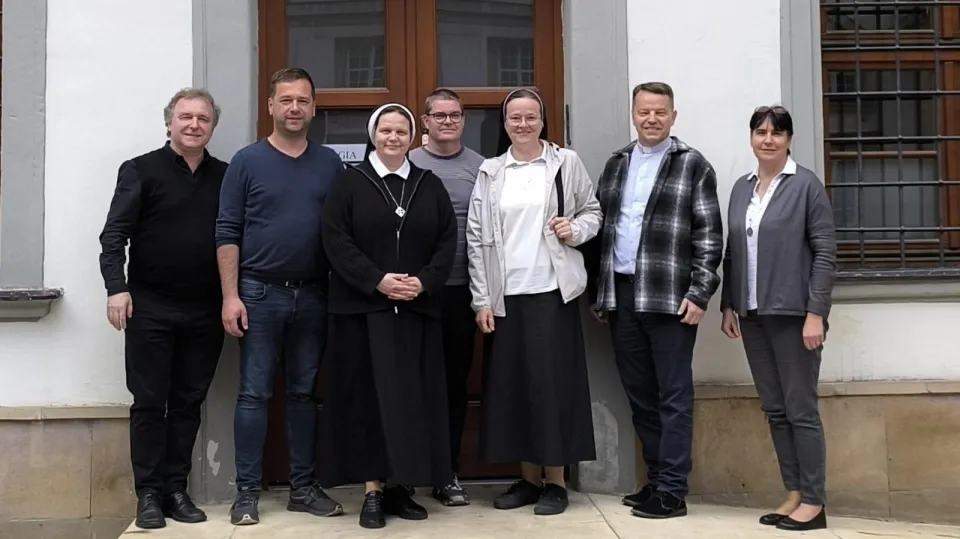 Pracovná skupina pre nové formy vzdelávania rehoľníkov a laikov