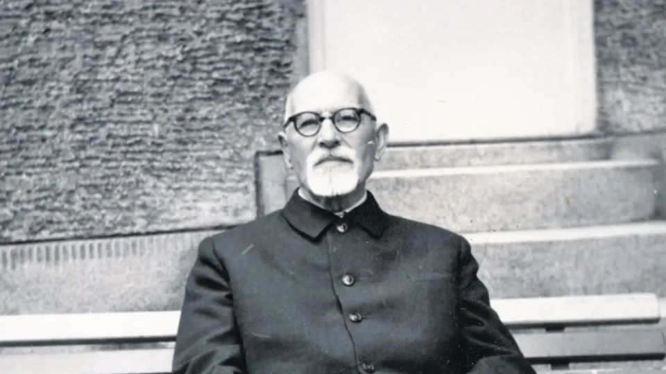 Vendelín Javorka SJ – historická fotografia, výrez 16 : 9.