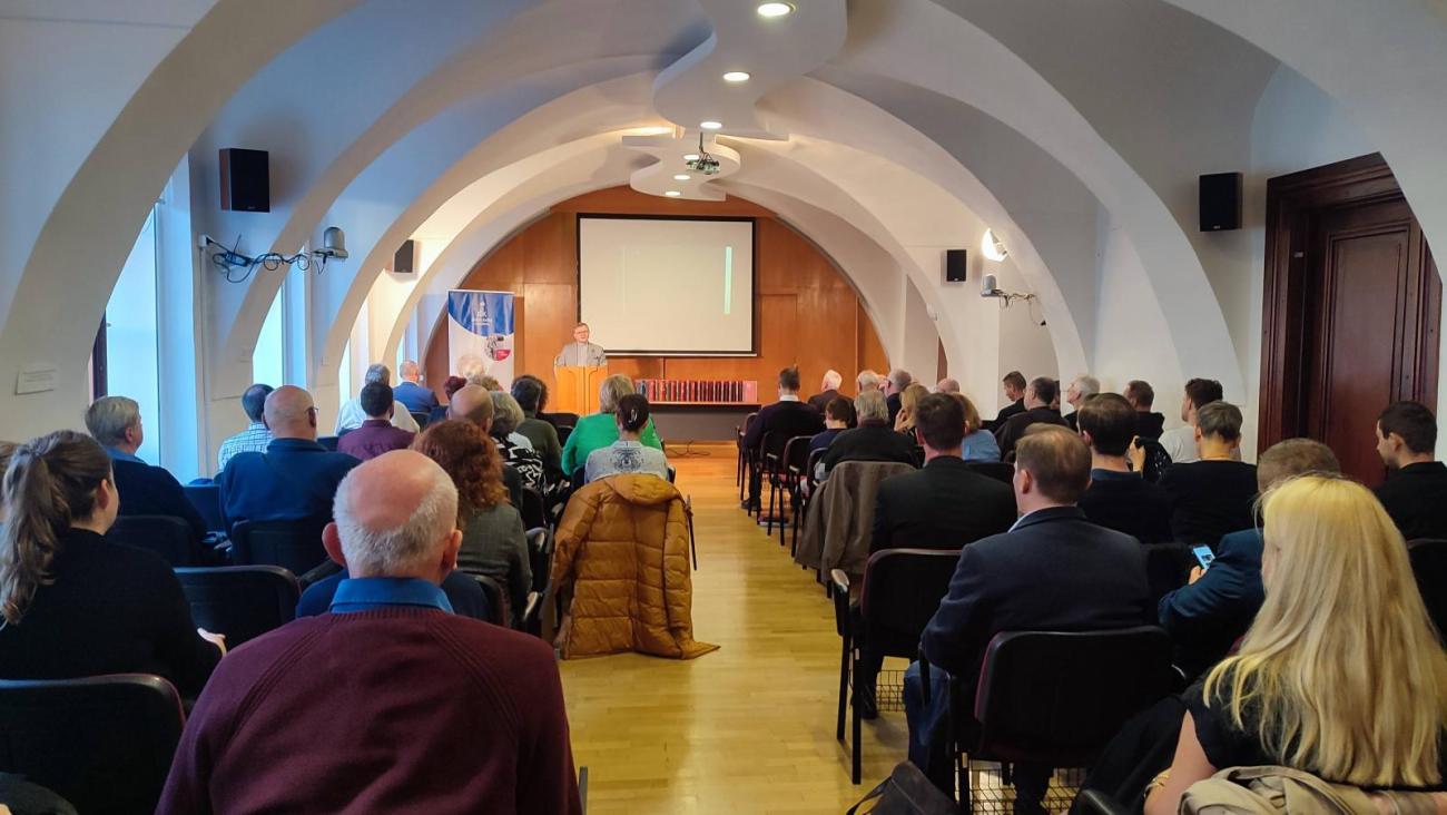 Prezentácia knihy Komentáre ku Žalmom 1–25 pred publikom