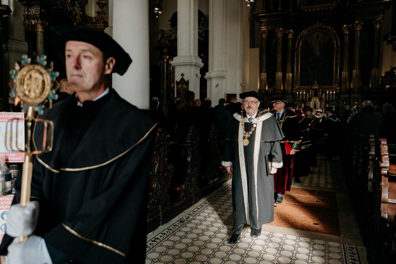 Slávnostný sprievod po inaugurácii dekana